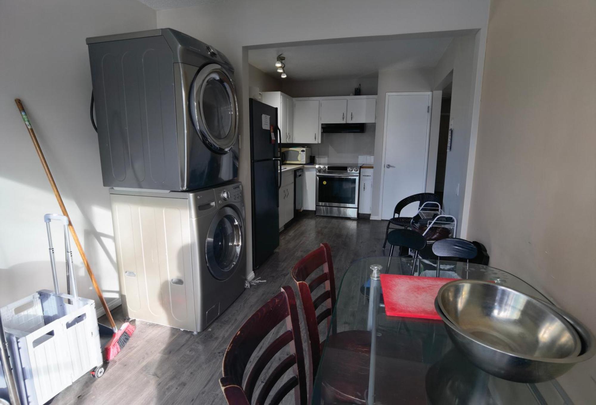 Home Inn Calgary University Homestay *