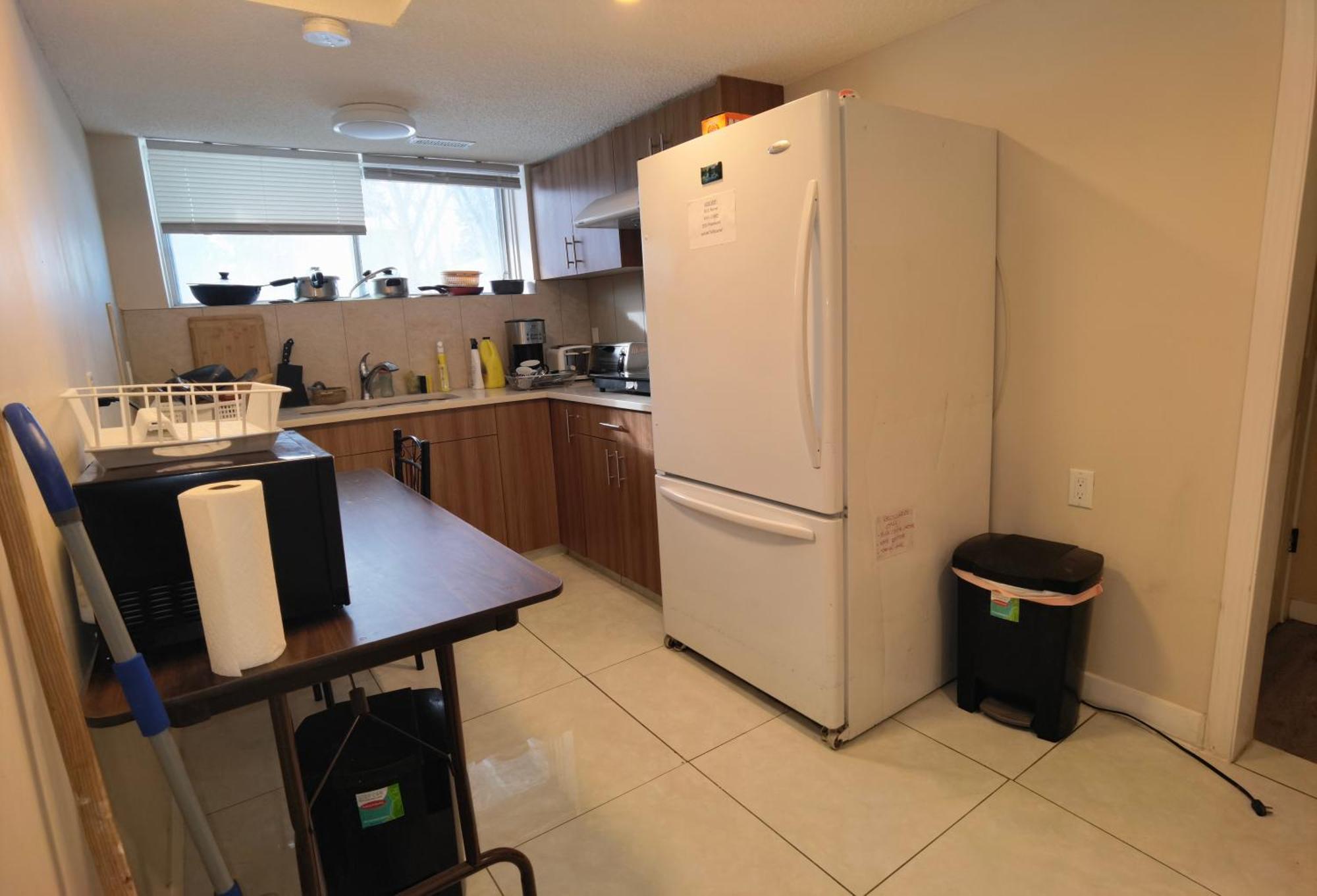 Home Inn Calgary University Homestay *