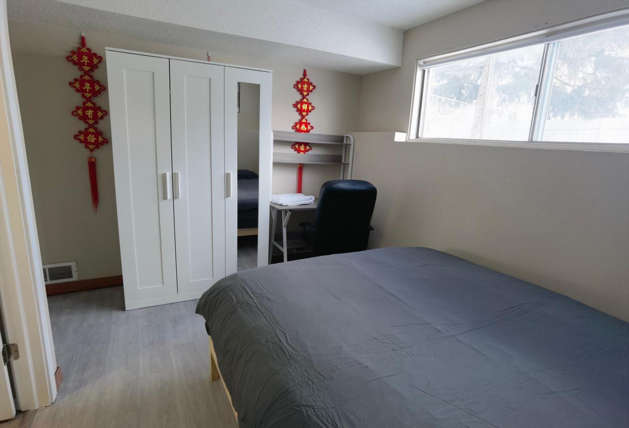 Home Inn Calgary University Homestay